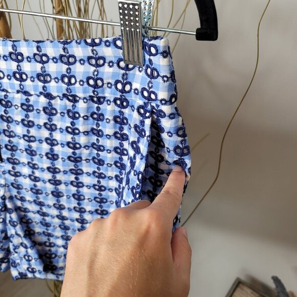 Vineyard Vines Check Print Eyelet Shorts Womens 2 - Picture 3 of 5